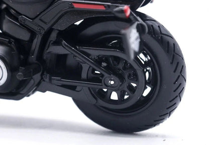Harley-Davidson Fat Bob 114 em Escala 1:18