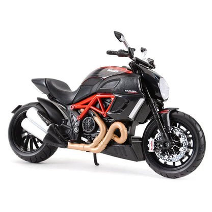 Ducati Diavel Carbon em Escala 1:12